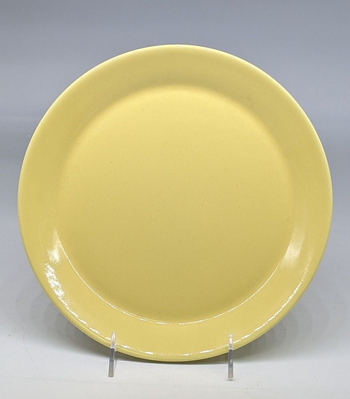 Read more about the article Vintage Arabia Pottery Finland Teema Yellow Kaj Frank  Dinner Plates