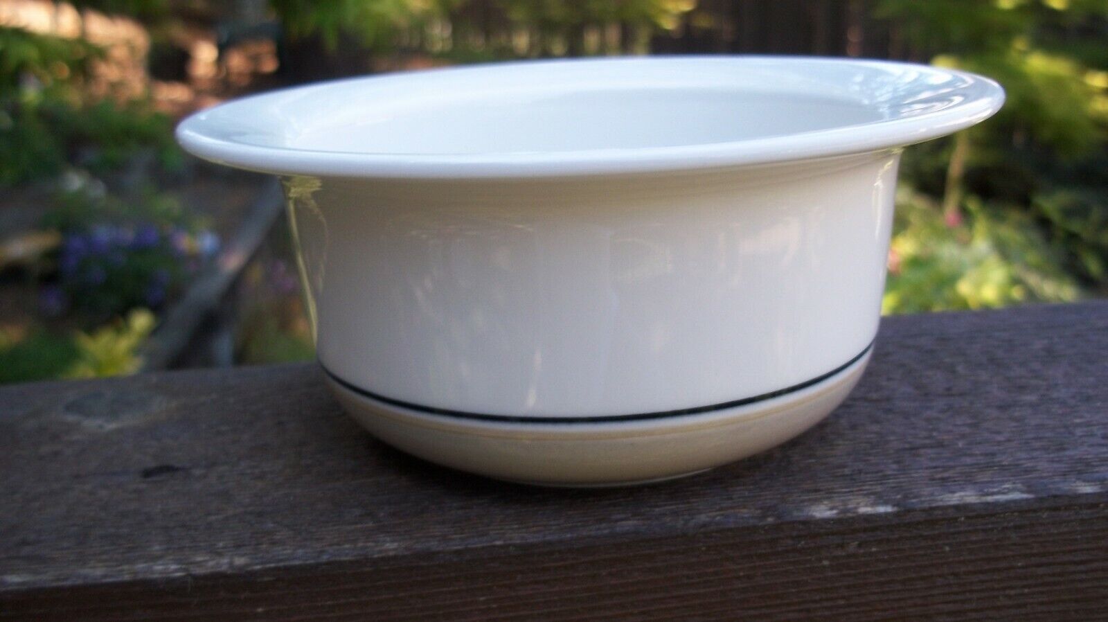 Read more about the article ARABIA  FINLAND  SEITA  ARCTICA    FRUIT / KNICK KNACK  BOWL   5  inches across