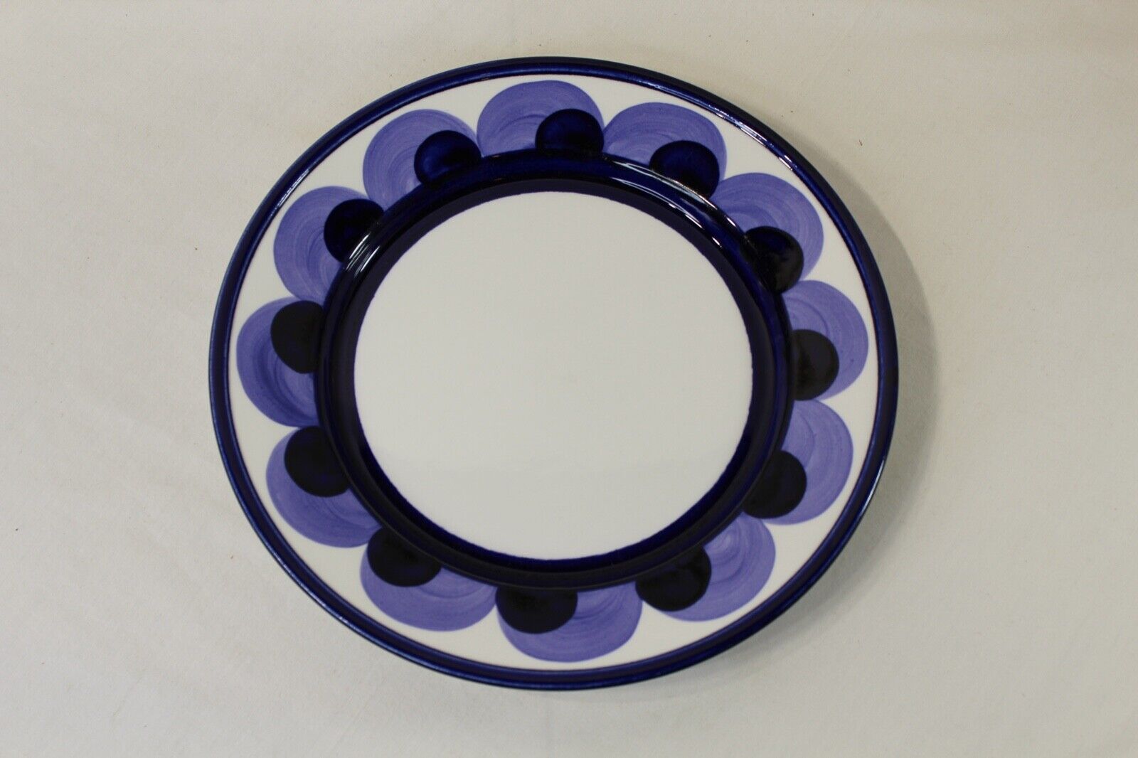 Read more about the article Vintage Arabia Finland Paju Blue and White Dinner Plate #4 Anja Jaatinen MCM Plate