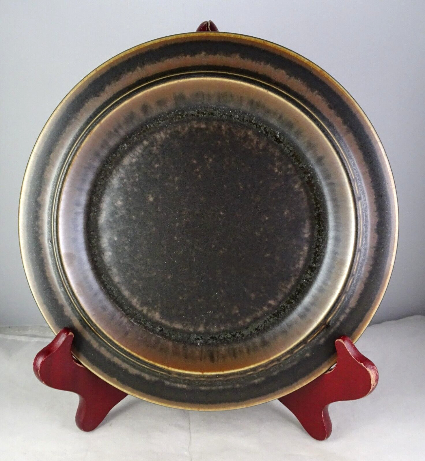 Read more about the article Arabia Ruska Light Dark Brown Pottery Salad Plate