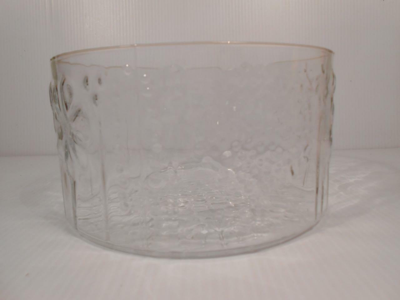 Read more about the article Mid Century IITTALA Finland Crystal Oiva Toikka FLORA SERVING BOWL 7.5″ Arabia