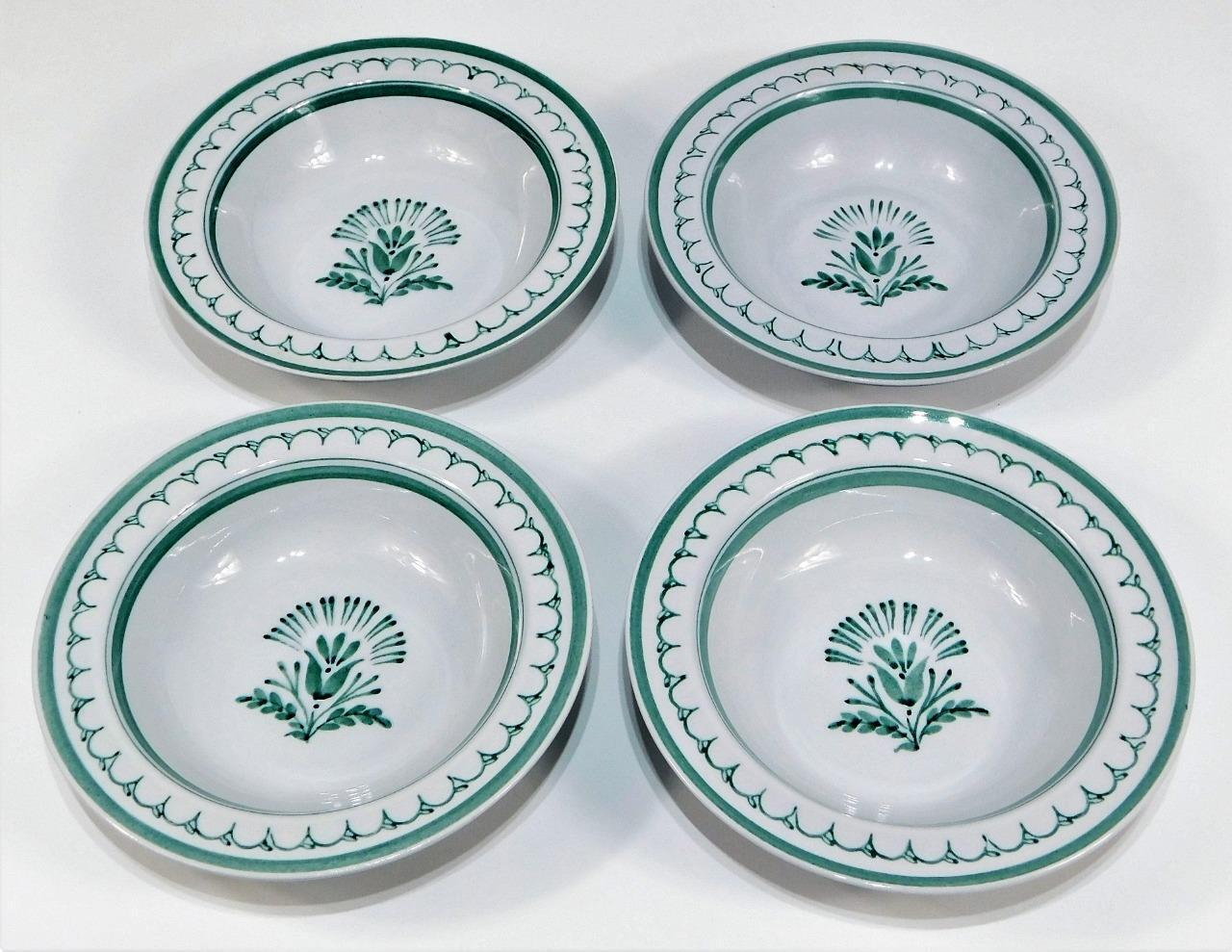 Read more about the article 4 ARABIA FINLAND GREEN THISTLE HAND PAINTED RIMMED CEREAL BOWLS 6 1/2″