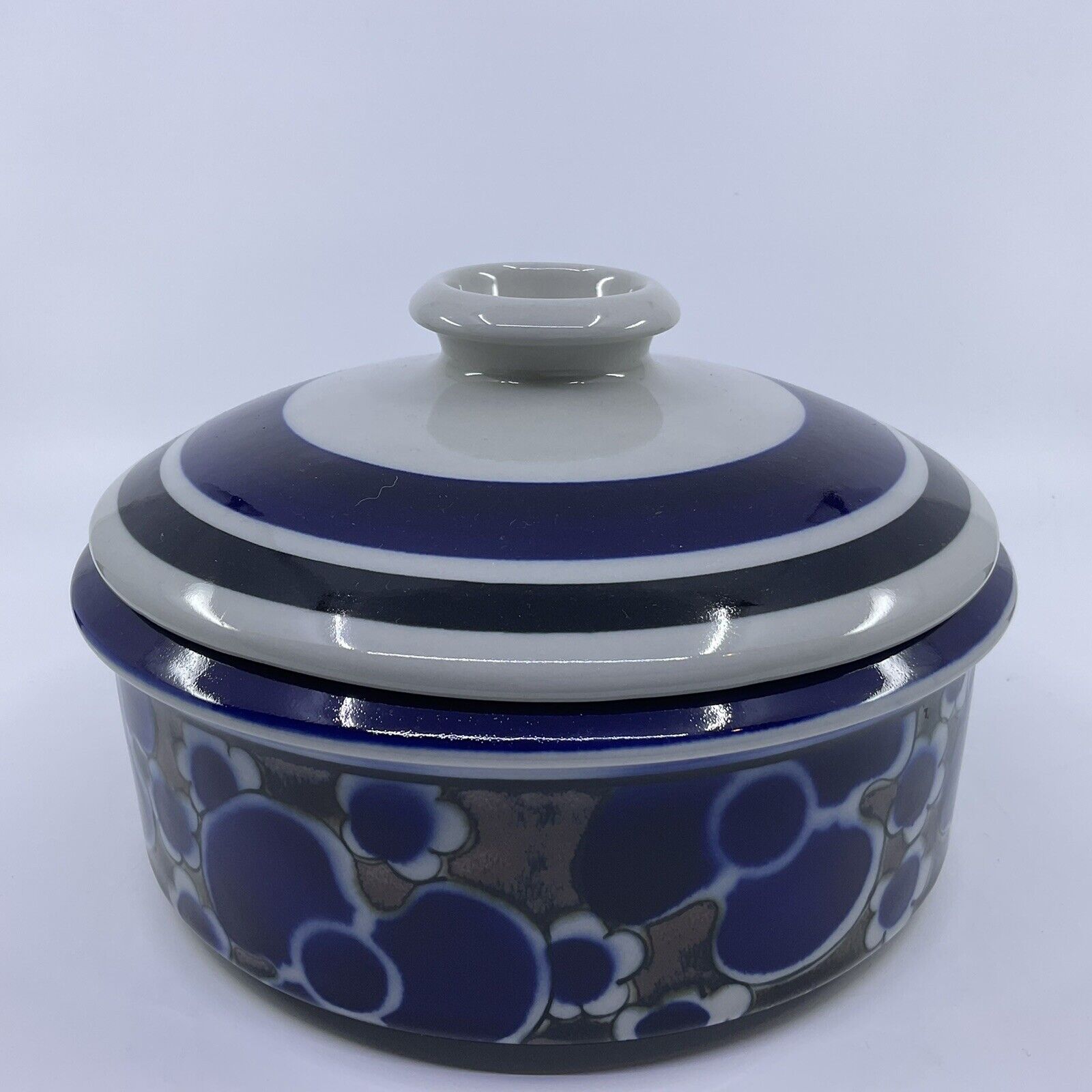Read more about the article Arabia Saara Large Covered Casserole