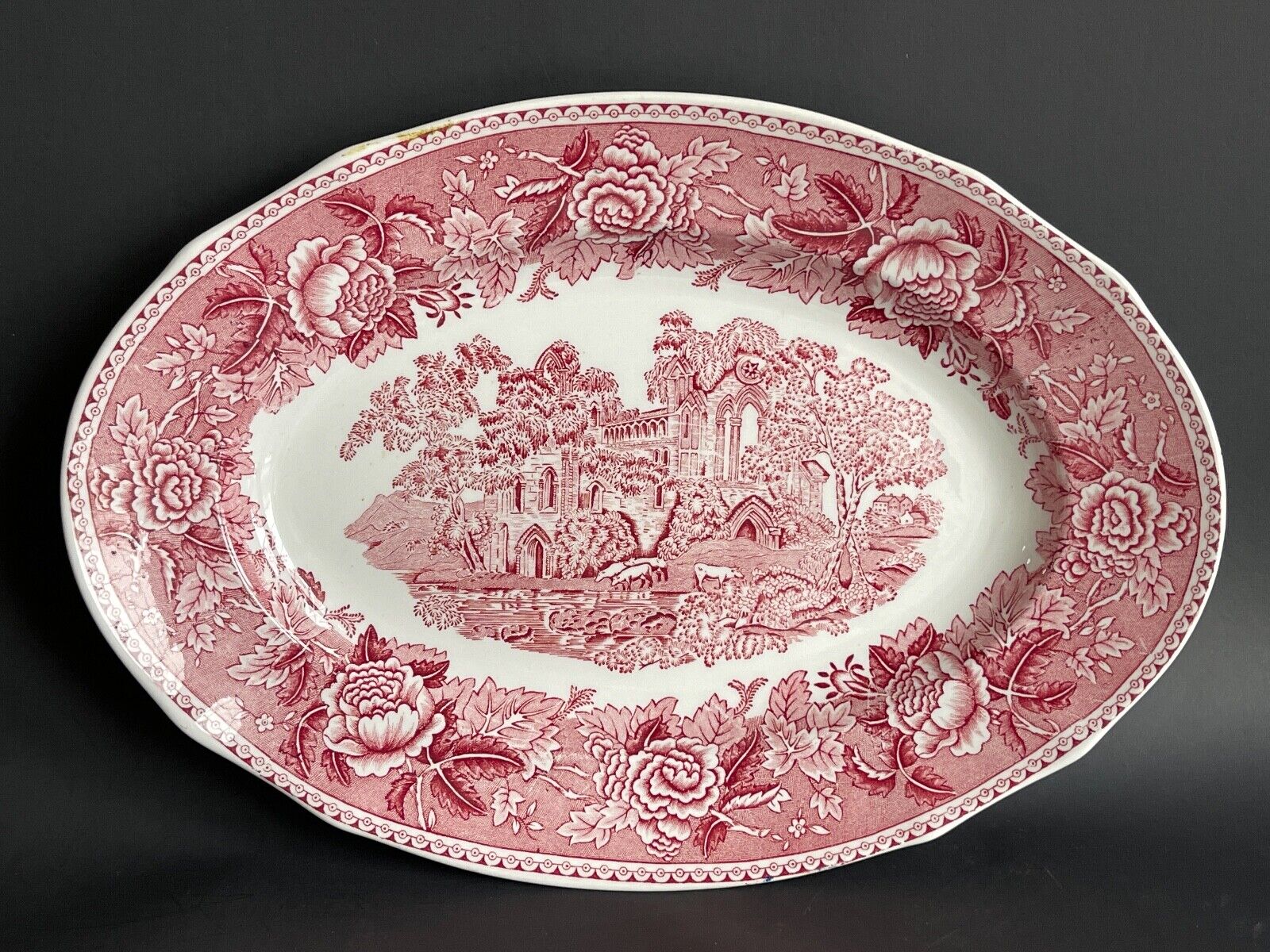 Read more about the article Vintage Arabia Finland LANDSCAPE 12″ Oval Serving Platter Red Pink Transferware