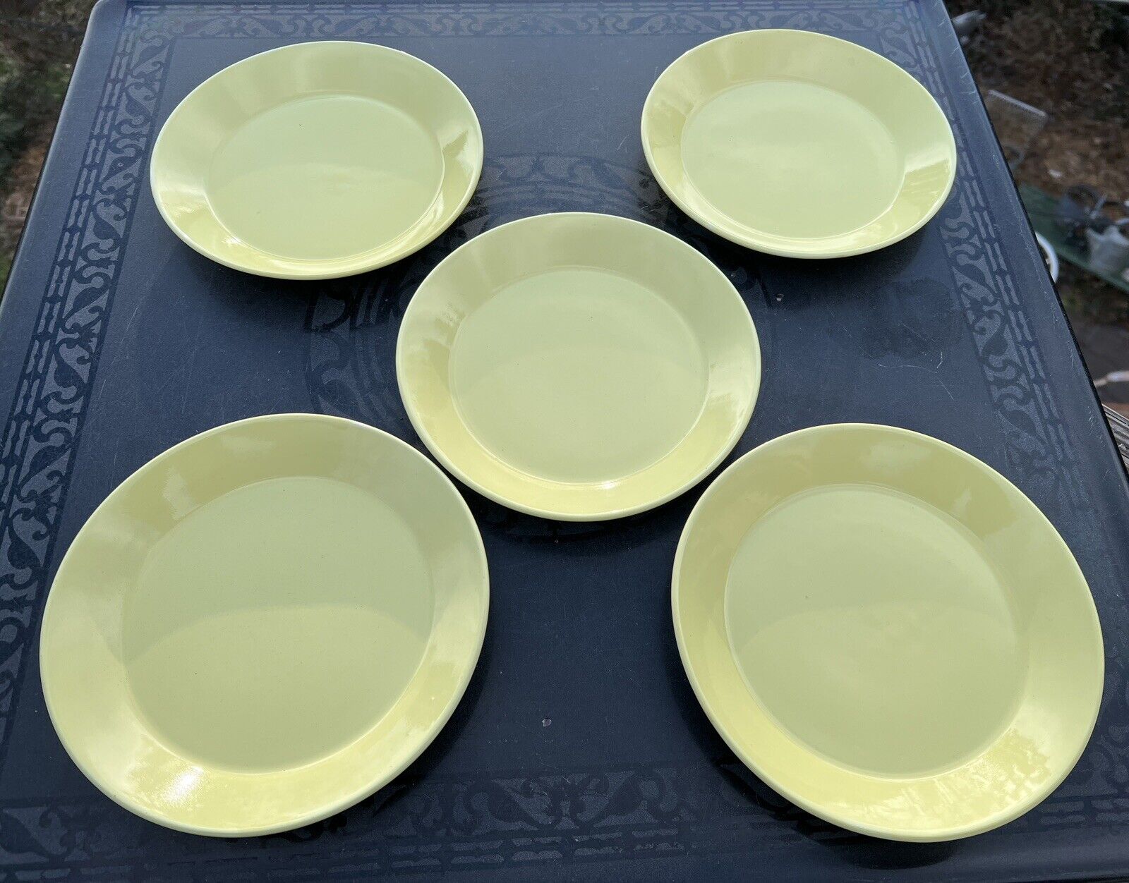 Read more about the article Arabia Teema Yellow Kaj Frank Set of FIVE 7 1/2″ Salad Plates Finland