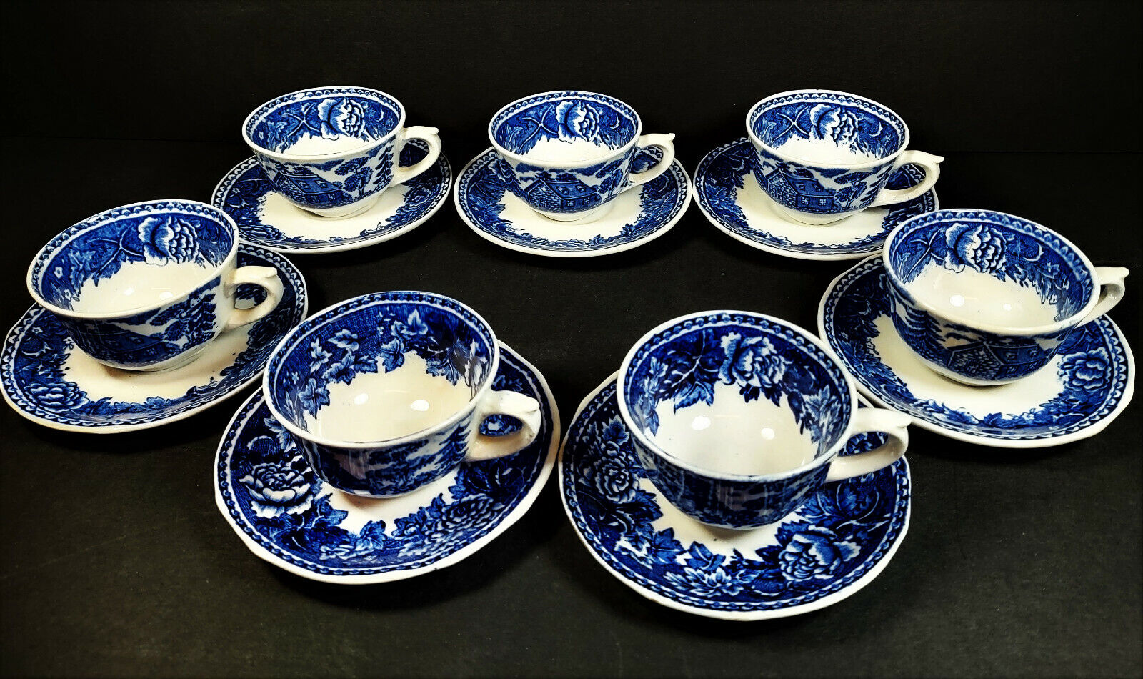 Read more about the article Set of 7 Arabia Finland~Sininen Maisema~Blue Landscape~Demitasse Cups and Saucers