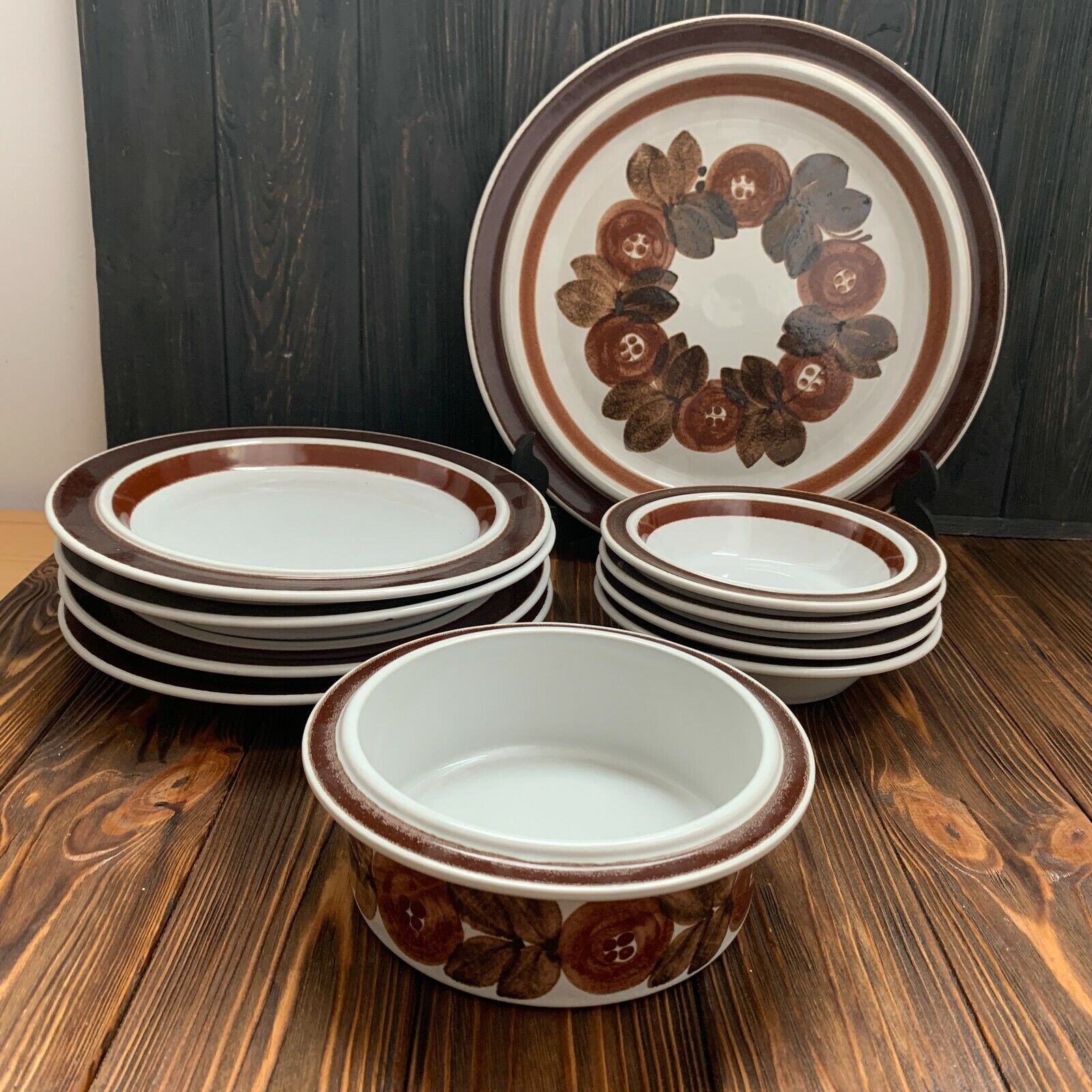 Read more about the article Arabia Finland Rosmarin vintage dinner set anemone Brown bowl plate serving cup