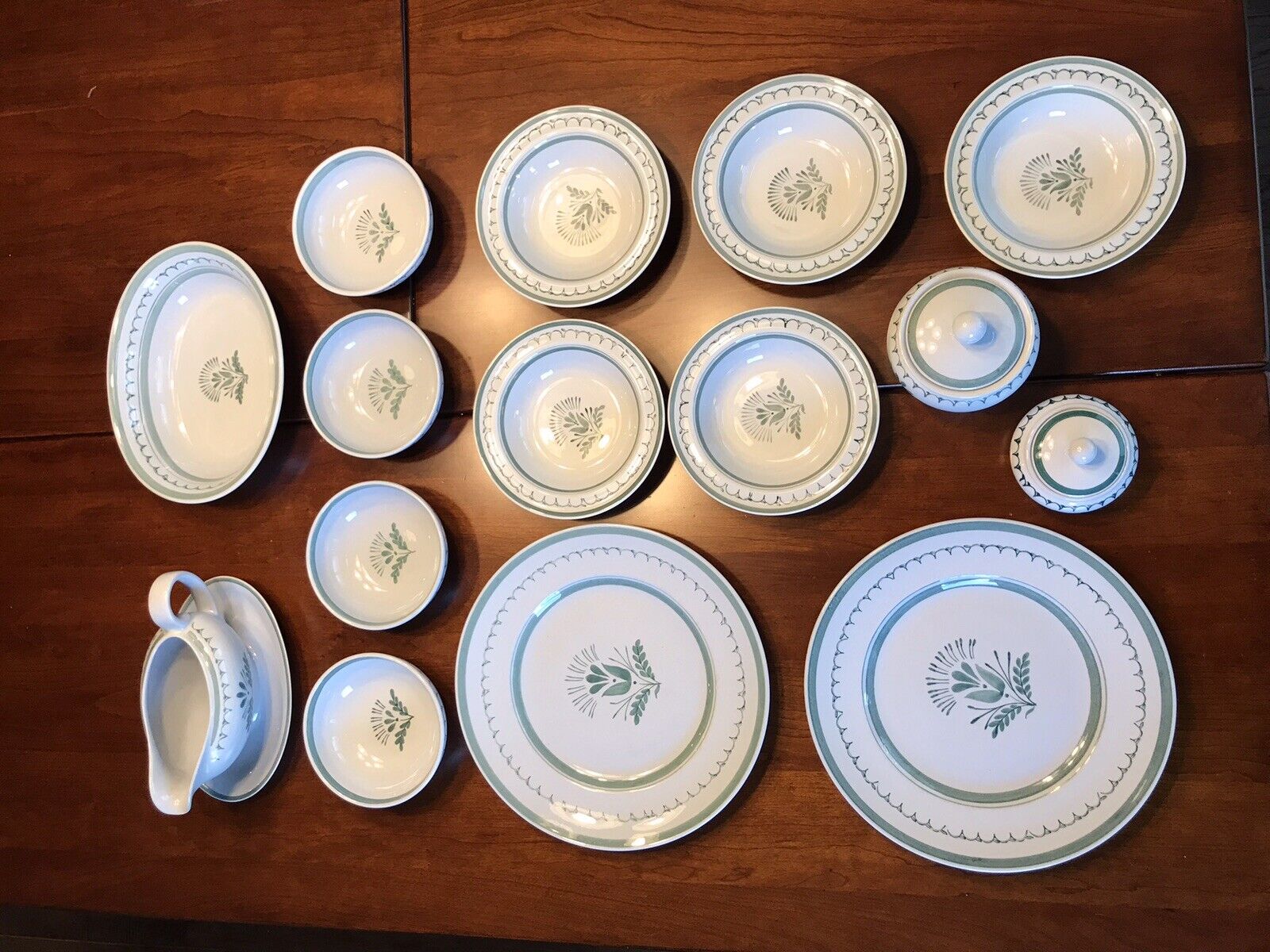 Read more about the article Vintage 1955-1970 ARABIA of FINLAND GREEN THISTLE set with 15 pieces! No damage.