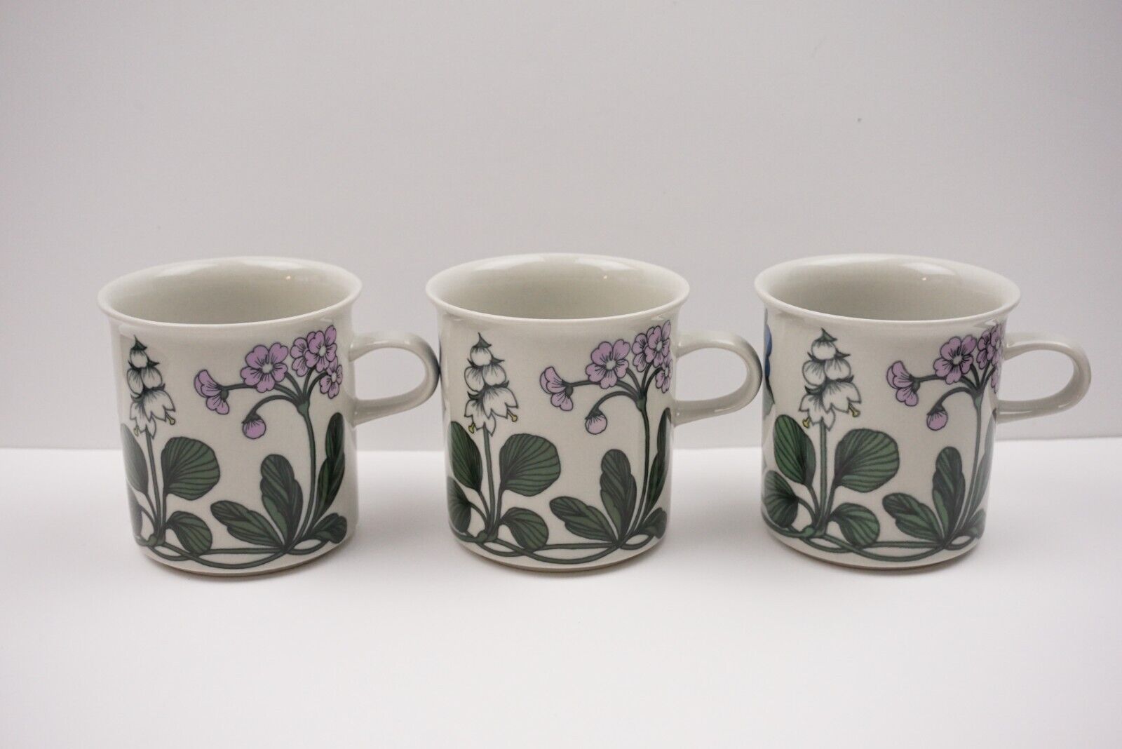 Read more about the article 3 x Arabia Finland Flora Flat Cups 3 1/2″