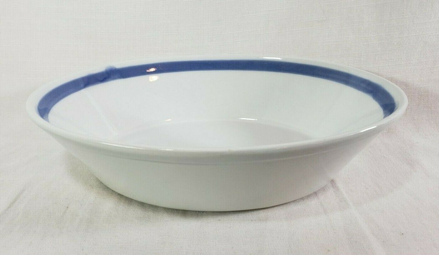 Read more about the article Arabia Finland 1930s Blue Ribbon – 9.5″ Oval Baking Dish – Pipe Stamp – VG