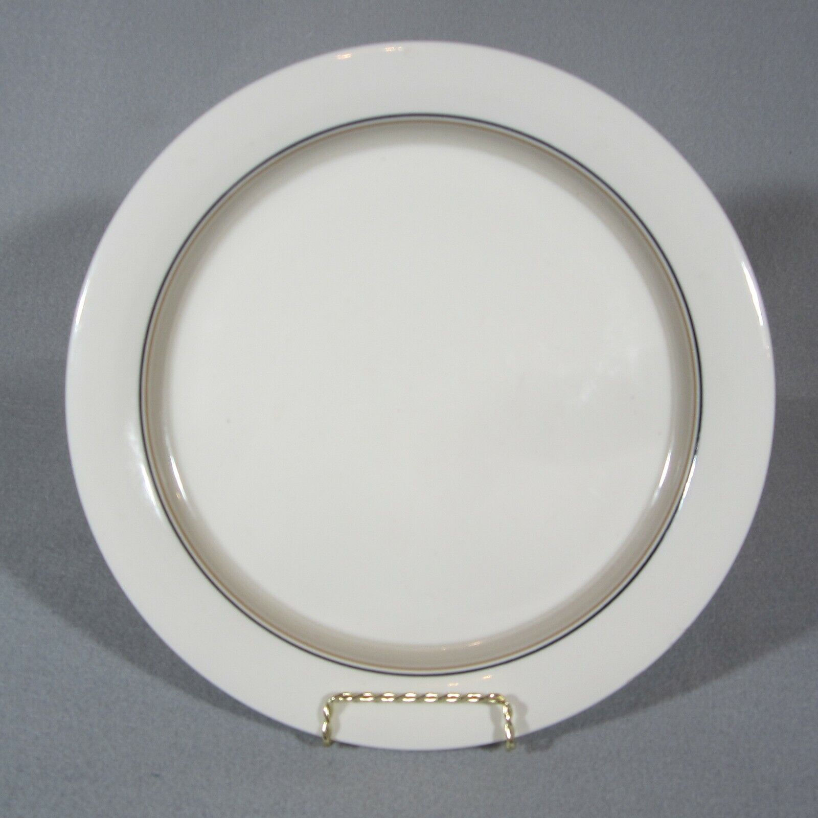 Read more about the article Arabia Finland Seita Arctica  10 1/4″ Dinner Plate