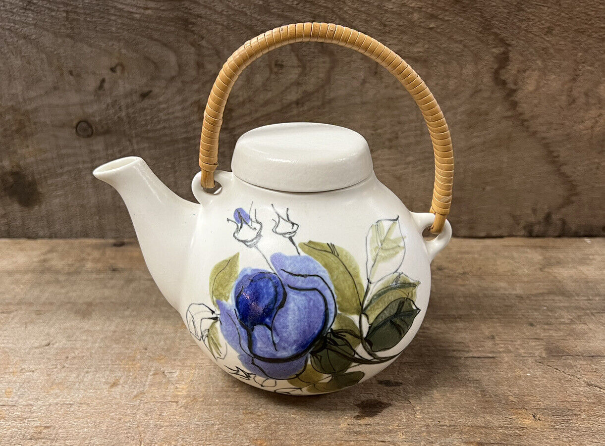 Read more about the article Arabia Finland Lisa Ahola Hand-Painted “Blue Rose” Teapot With Cane Handle