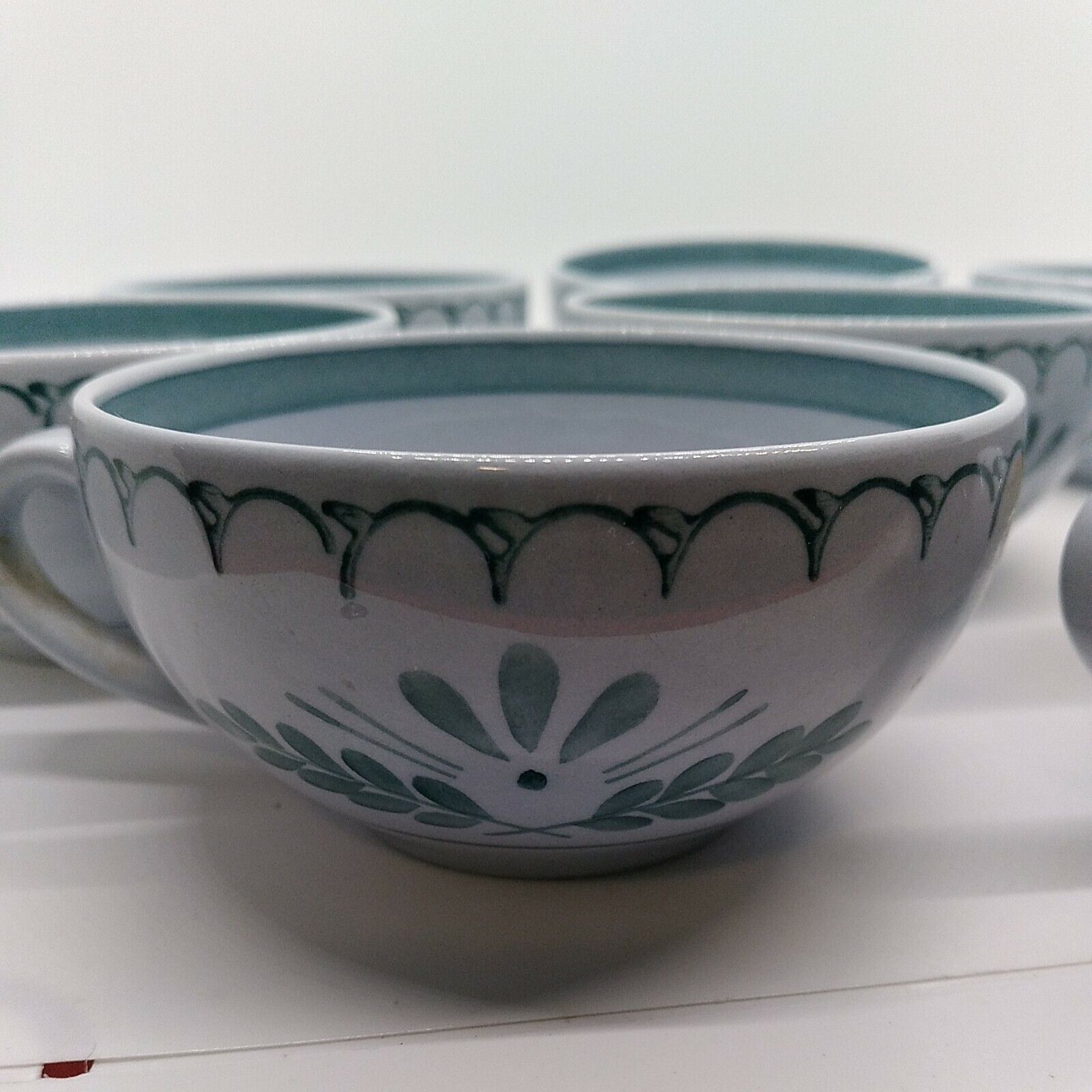 Read more about the article Vintage Green Thistle Arabia Of Finland Cups 8