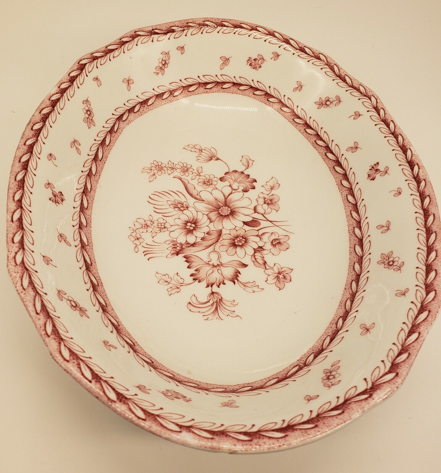 Read more about the article Vintage Arabia Suomi Finlandia Oval Serving Dish Finn Flower Red FF101