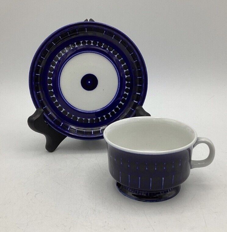 Read more about the article Arabia Finland Valencia Footed Demitasse Vintage Cup and Saucer Cobalt PRISTINE