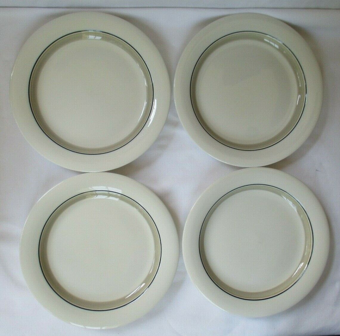 Read more about the article ARABIA FINLAND SEITA  ARCTICA SALAD PLATE – SET OF 4