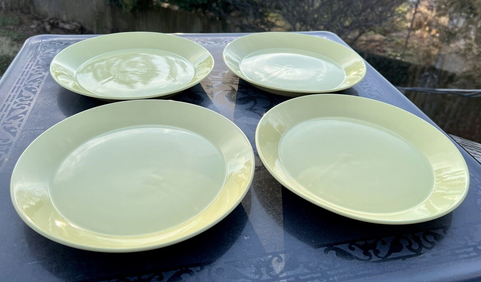 Read more about the article Arabia Teema Finland  Yellow Kaj Frank 9 1/4″ Luncheon Plate Set of 4