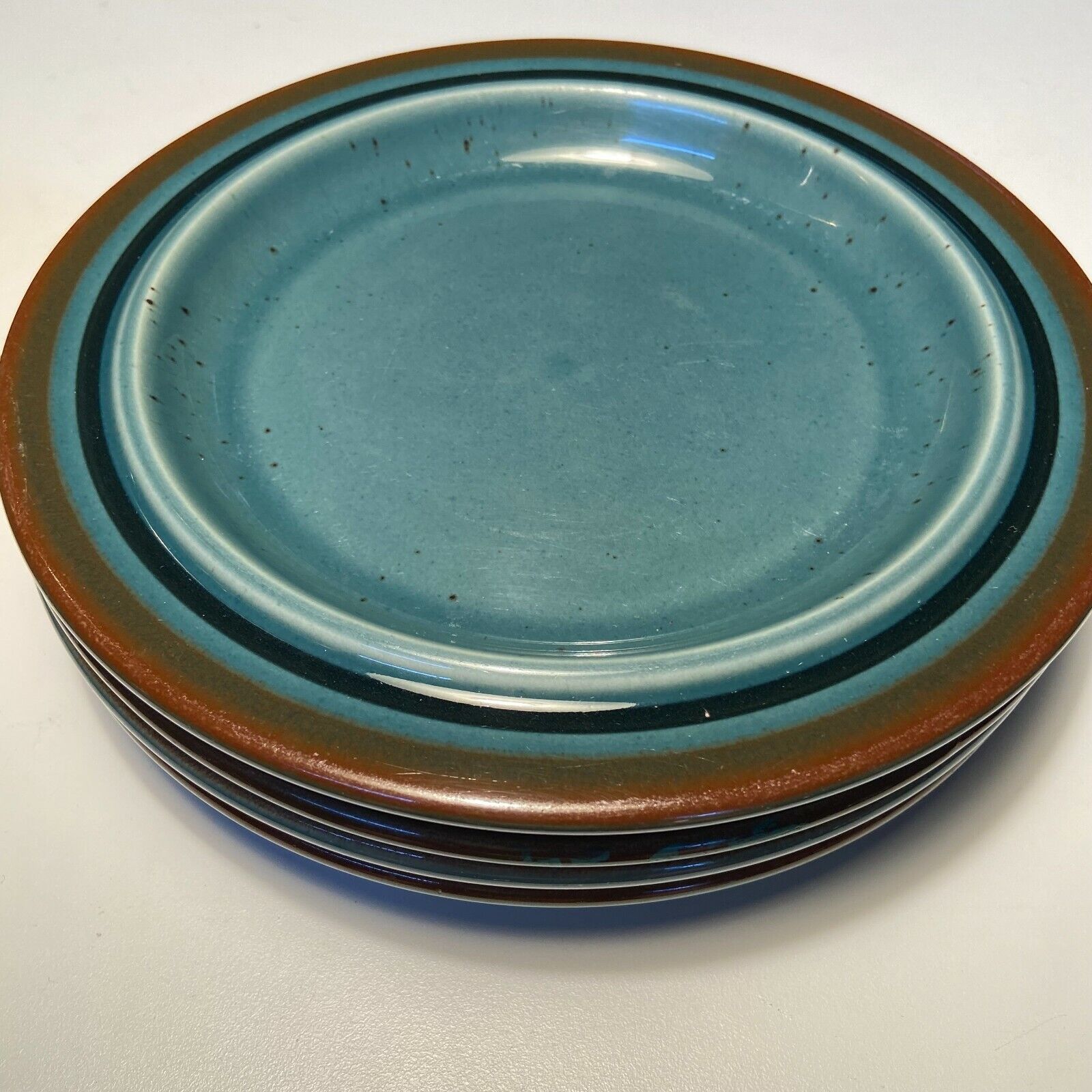 Read more about the article Arabia Finland PAJU YELLOW / MERI BLUE Plates Bowls Mid Century Modern CHOICE