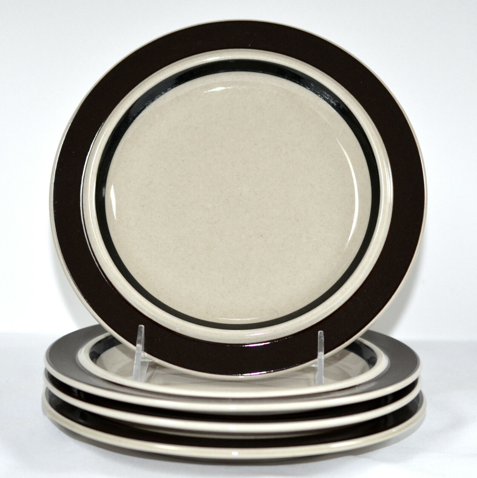 Read more about the article Arabia Finland Ruija Troubadour * 4 SALAD PLATES * 7 7/8″  Brown Bands  EXC!!