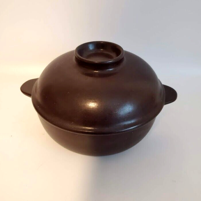 Read more about the article Arabia Finland Liekki Ruska Brown Soup Bowl w Lid Covered Dish Ulla Procope 5″