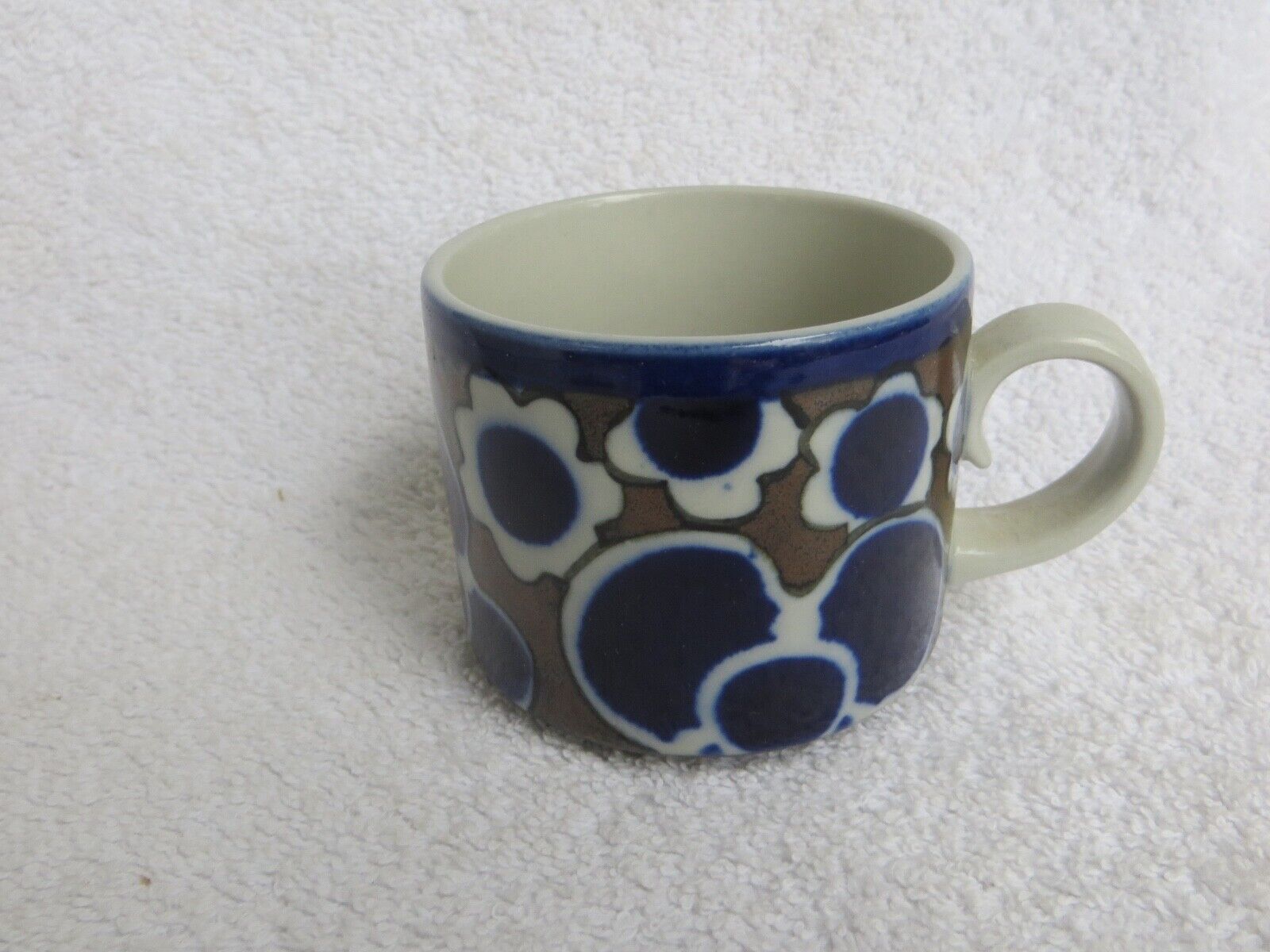 Read more about the article Arabia Finland Saara Stoneware Coffee Cup