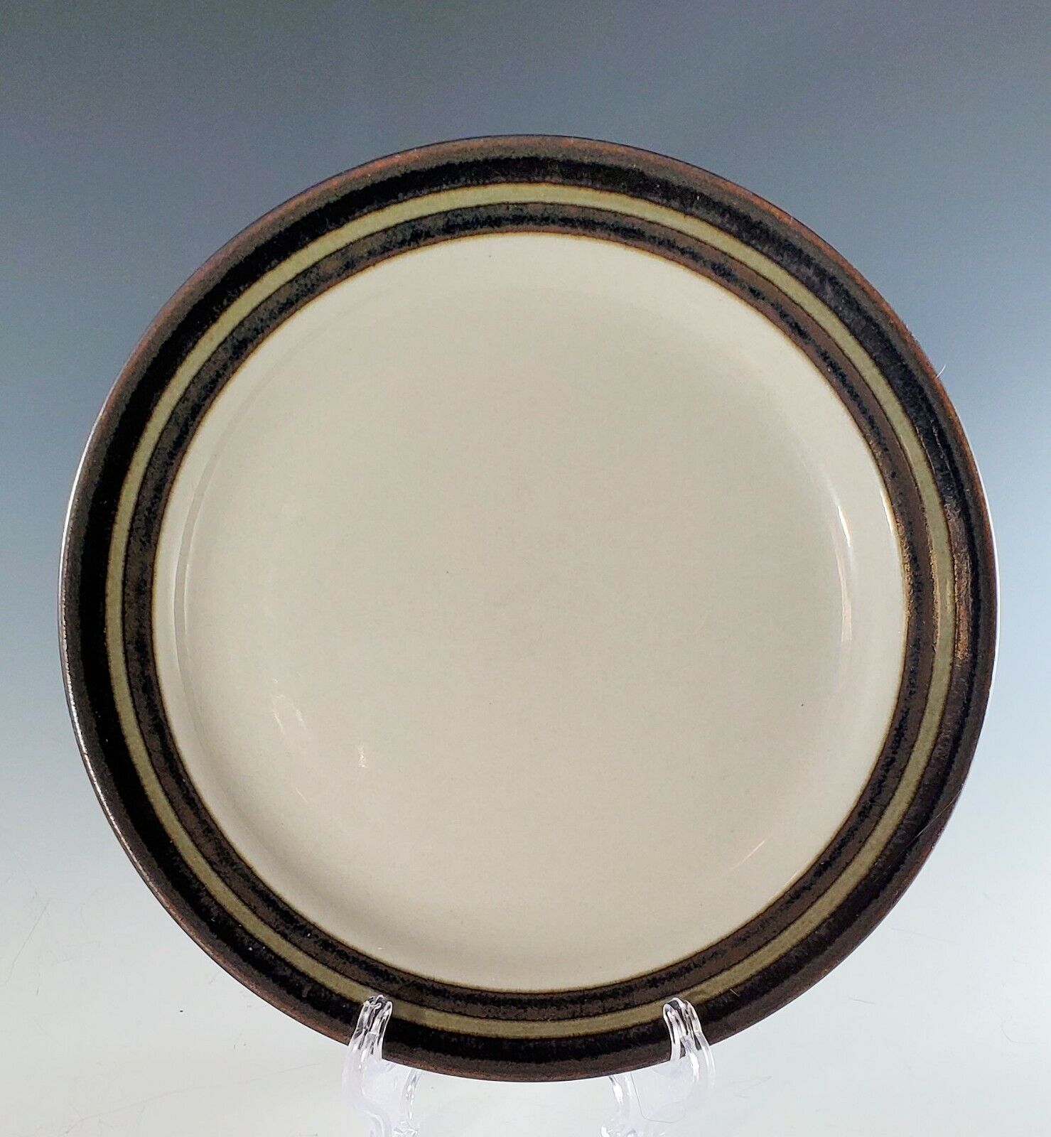 Read more about the article Arabia of Finland KARELIA Salad Plate(s) Anja Jaatinen-Winqvist 1974-1981