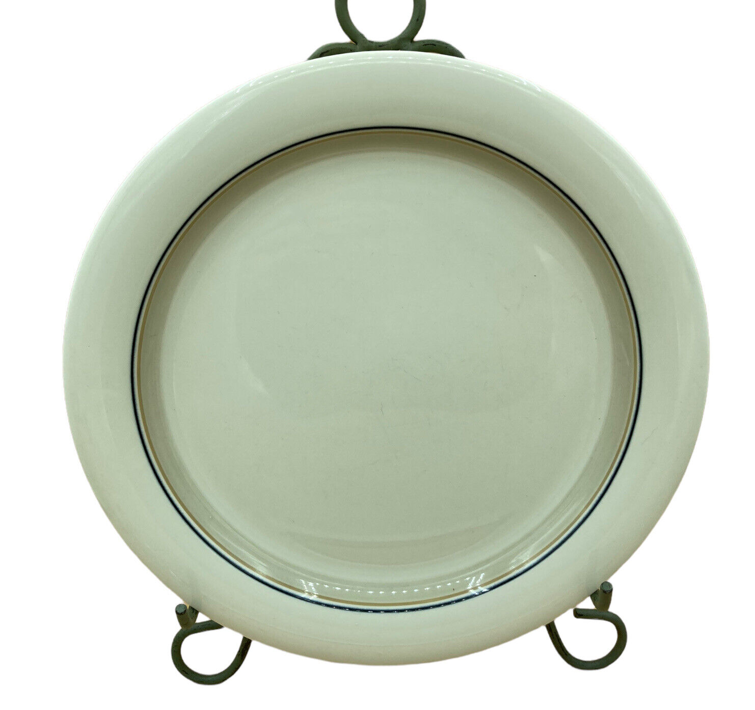 Read more about the article Arabia Finland Seita Arctica  10 1/4″ Dinner Plate Off White