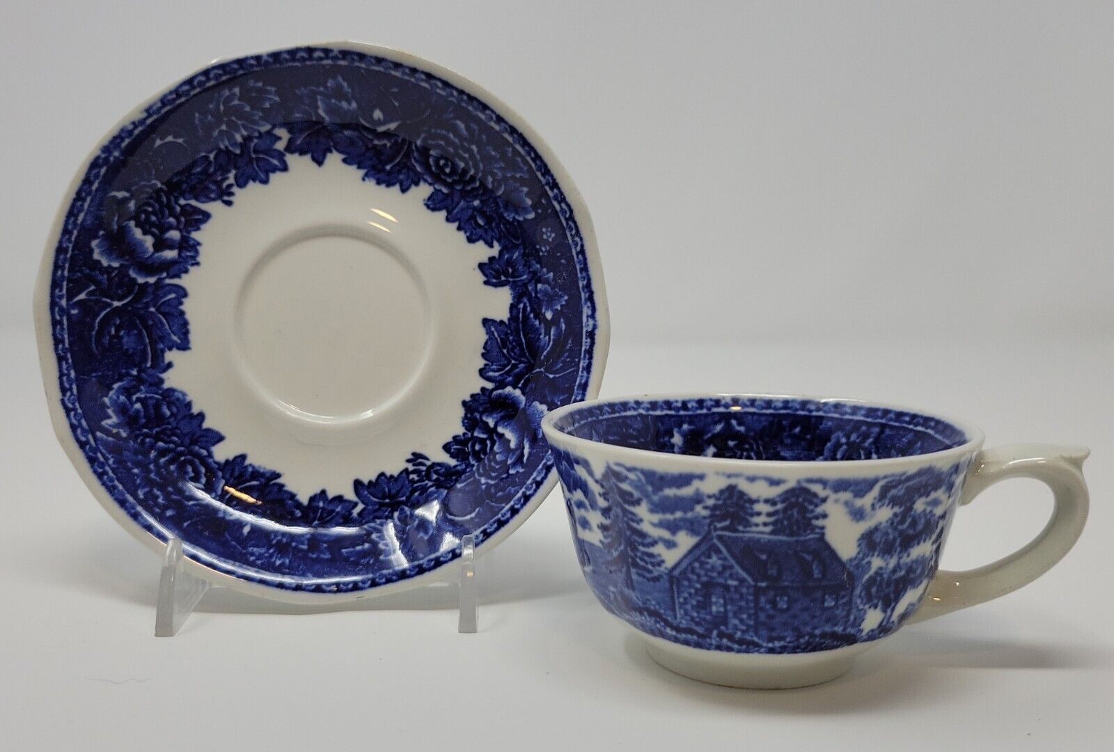 Read more about the article Lovely Vintage Arabia Finland Small Teacup and Saucer Blue and White China