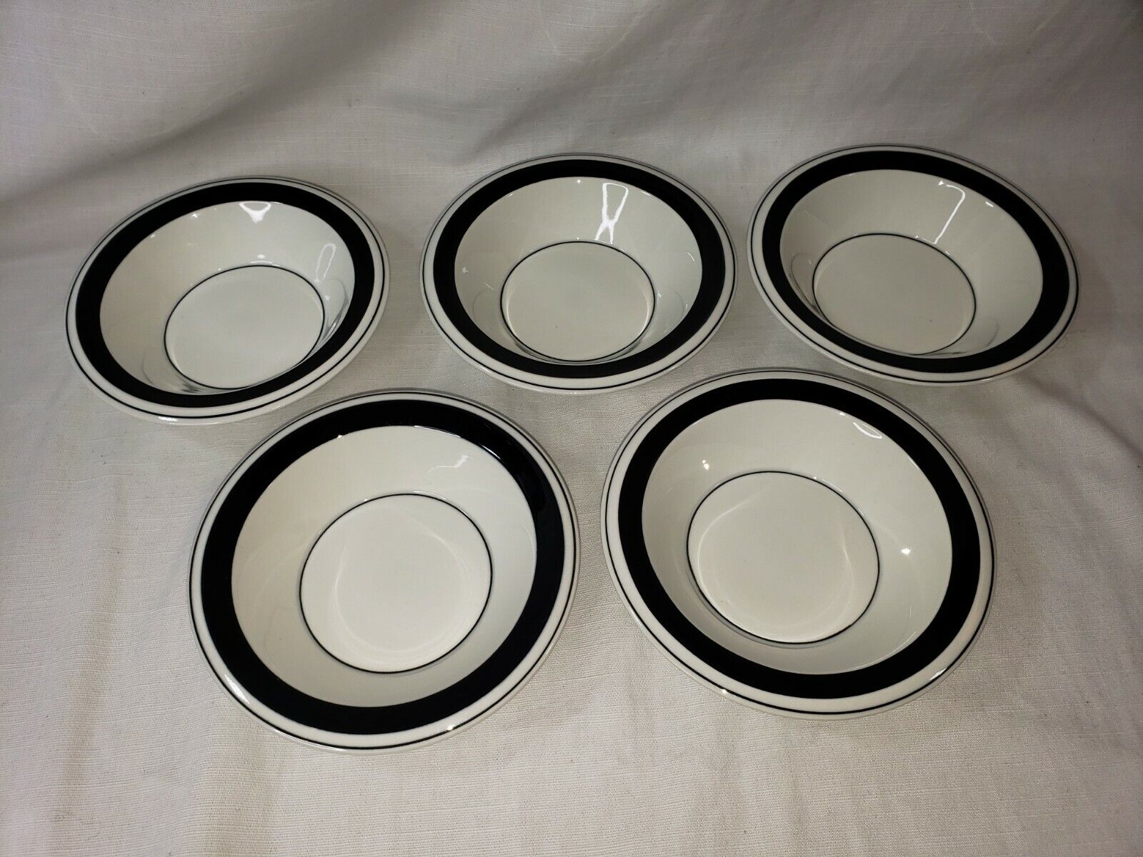 Read more about the article Vintage Finland Arabia : 5x Lots Faenza Black Stripe Dessert Fruit Bowls 5 7/8″