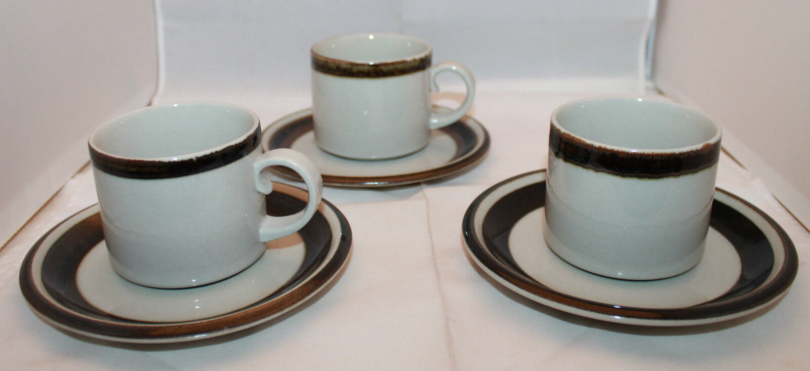 Read more about the article Arabia Finland Set of 3 Karelia Coffee Tea Cups Saucers Anja Jaatinen-Winqvist　