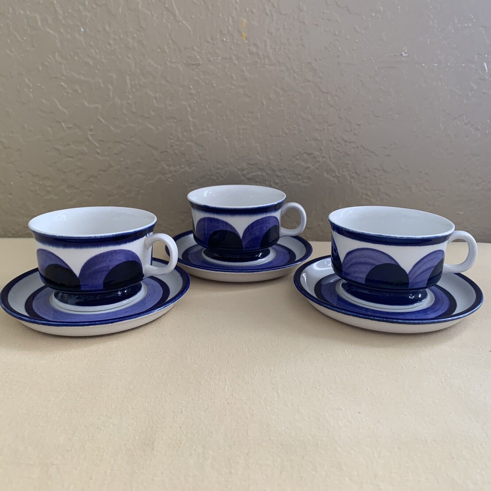 Read more about the article Arabia Finland Paju Demitasse Cup and Saucer 3 Sets by Anja Jaatinen Winquist