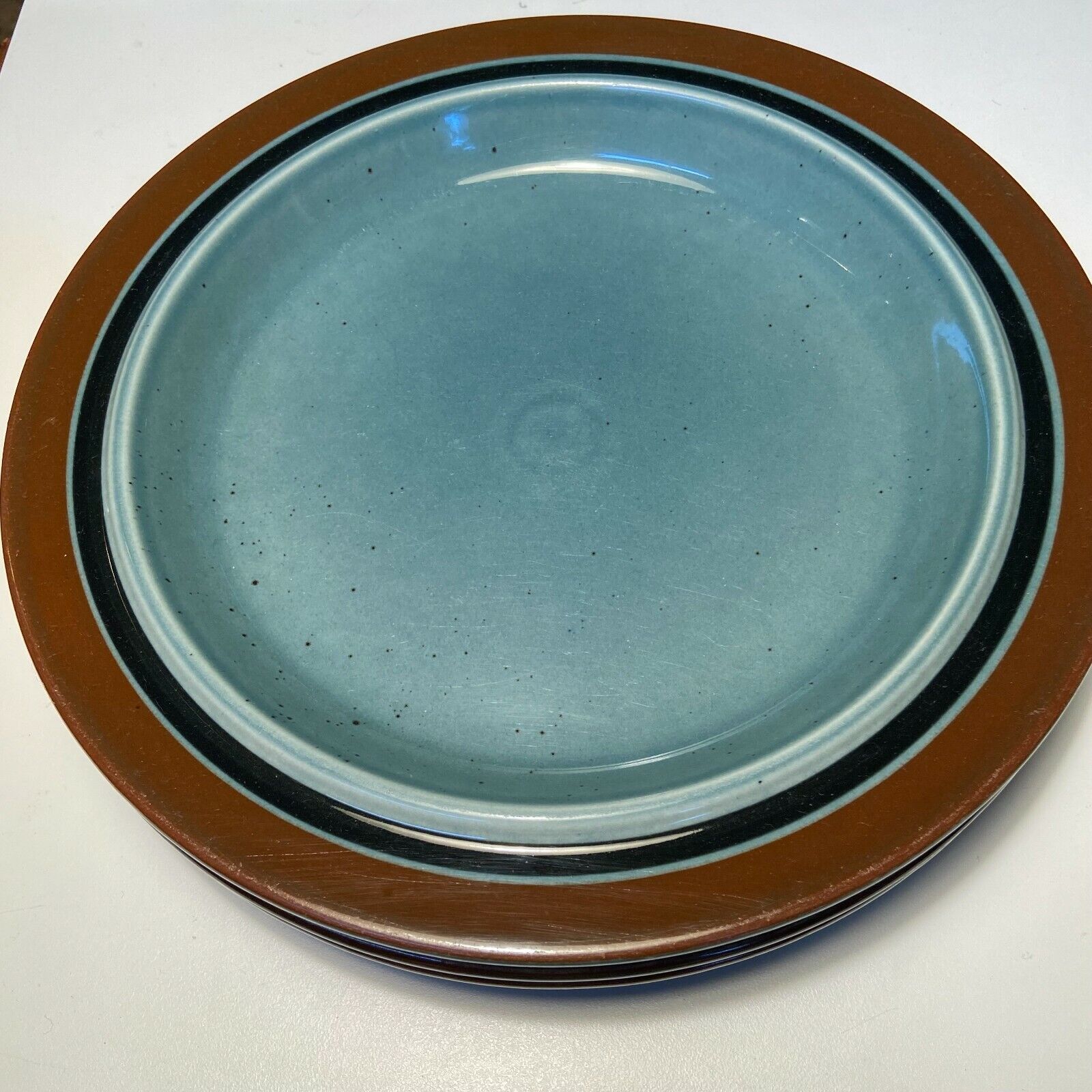 Read more about the article Arabia Finland PAJU YELLOW / MERI BLUE Plates Bowls Mid Century Modern CHOICE