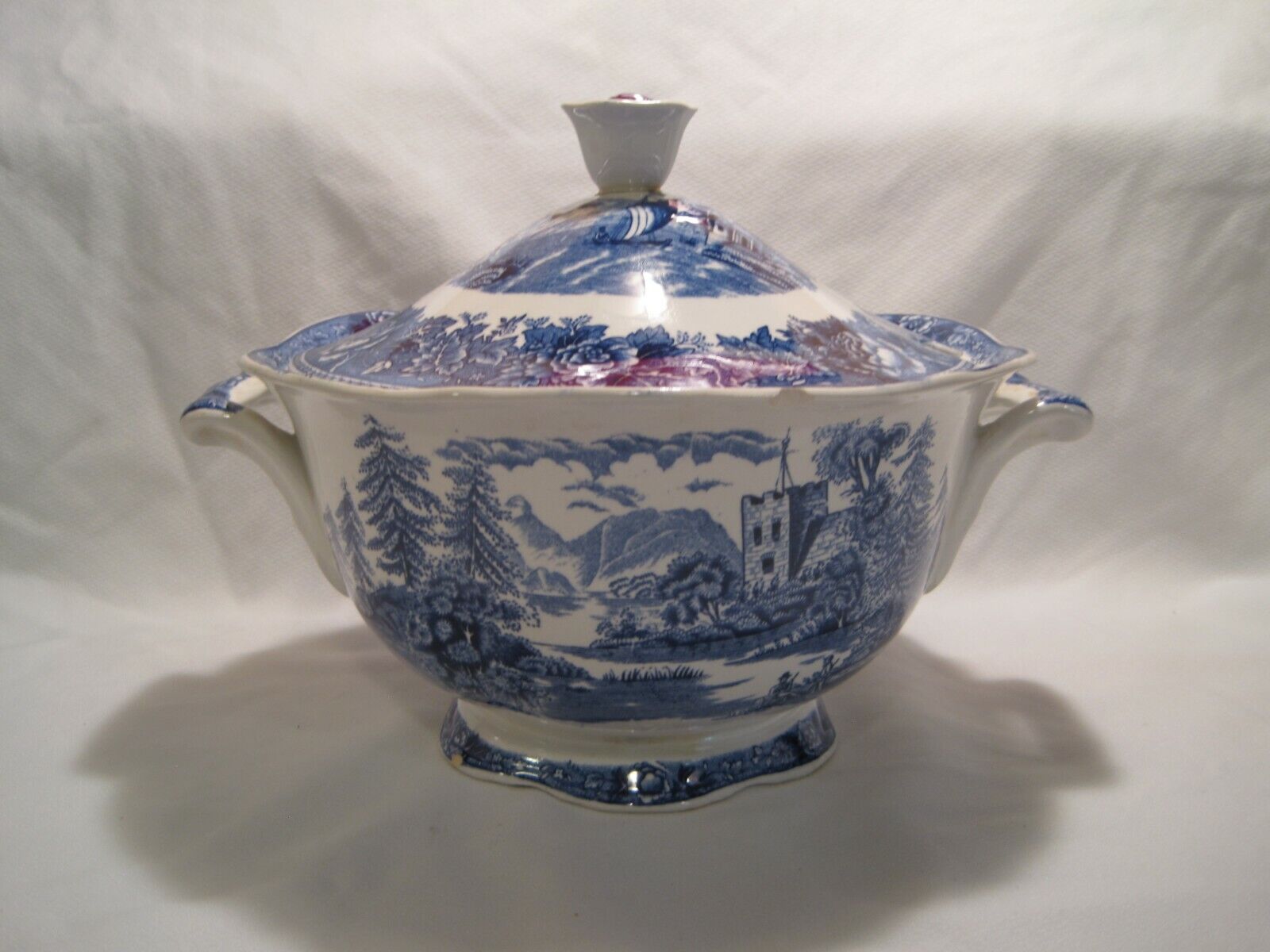 Read more about the article Vintage Arabia of Finland Soup Tureen Landscape Blue