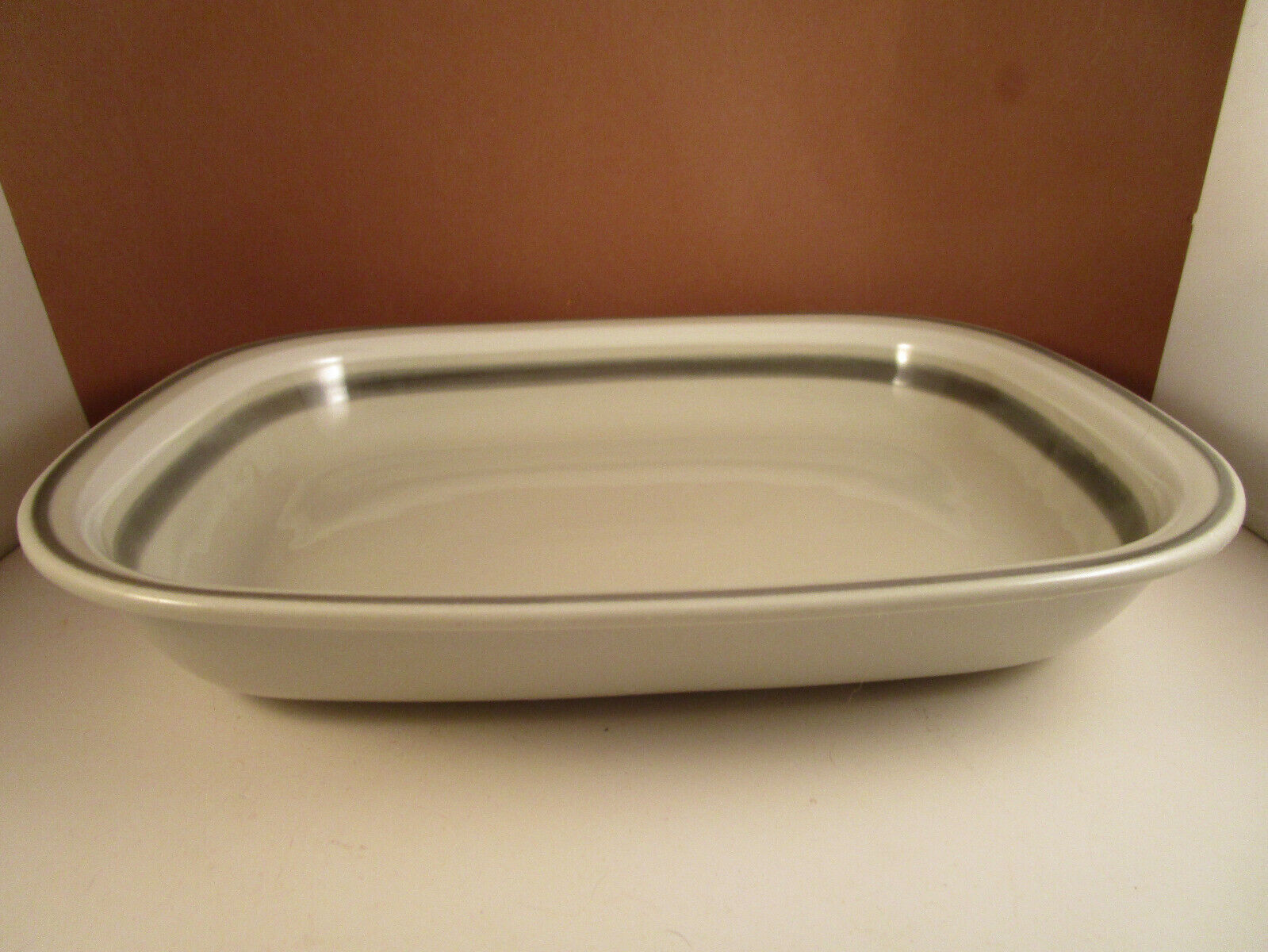 Read more about the article Vintage Arabia Finland Salla Rectangular Serving Platter Baker Baking Dish