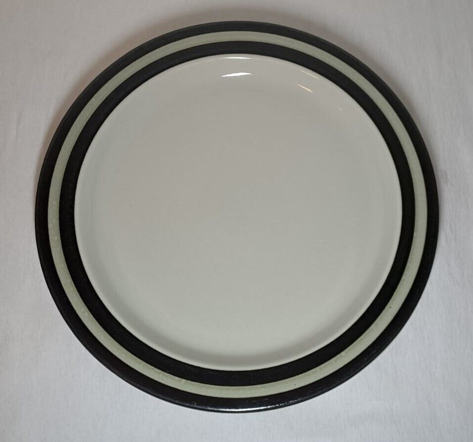 Read more about the article Large Arabia Finland Karelia Serving Platter/Chop PLate 13”