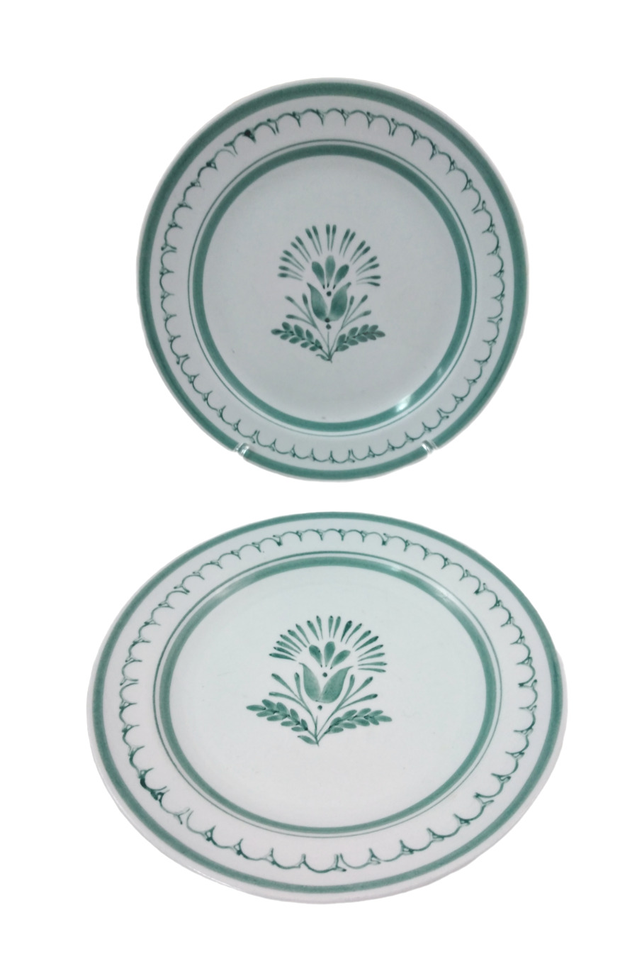 Read more about the article Vintage Arabia Green Thistle 7.5” Salad Plates 2