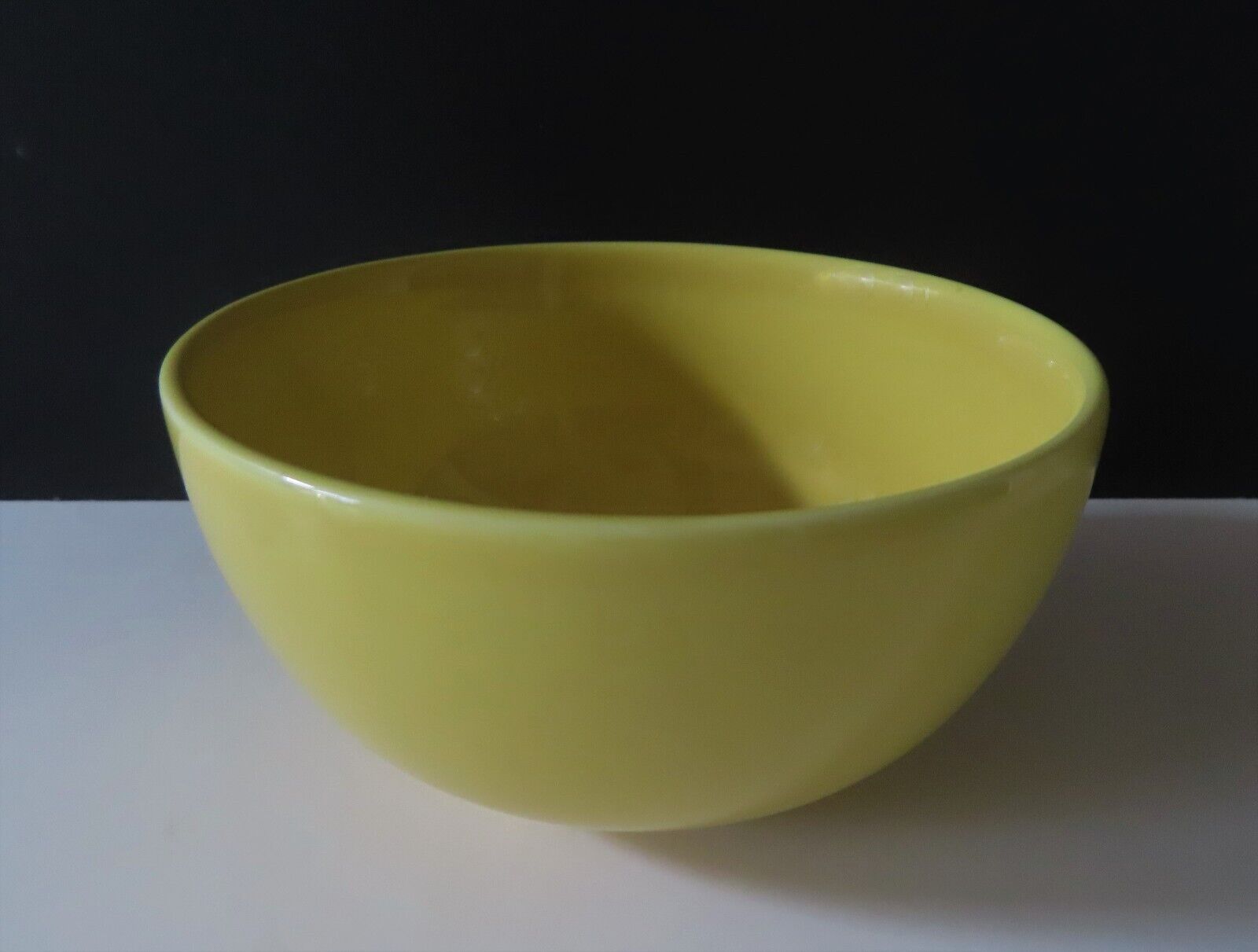 Read more about the article Arabia Kaj Frank Teema Yellow 5″ Round Bowl – Mint