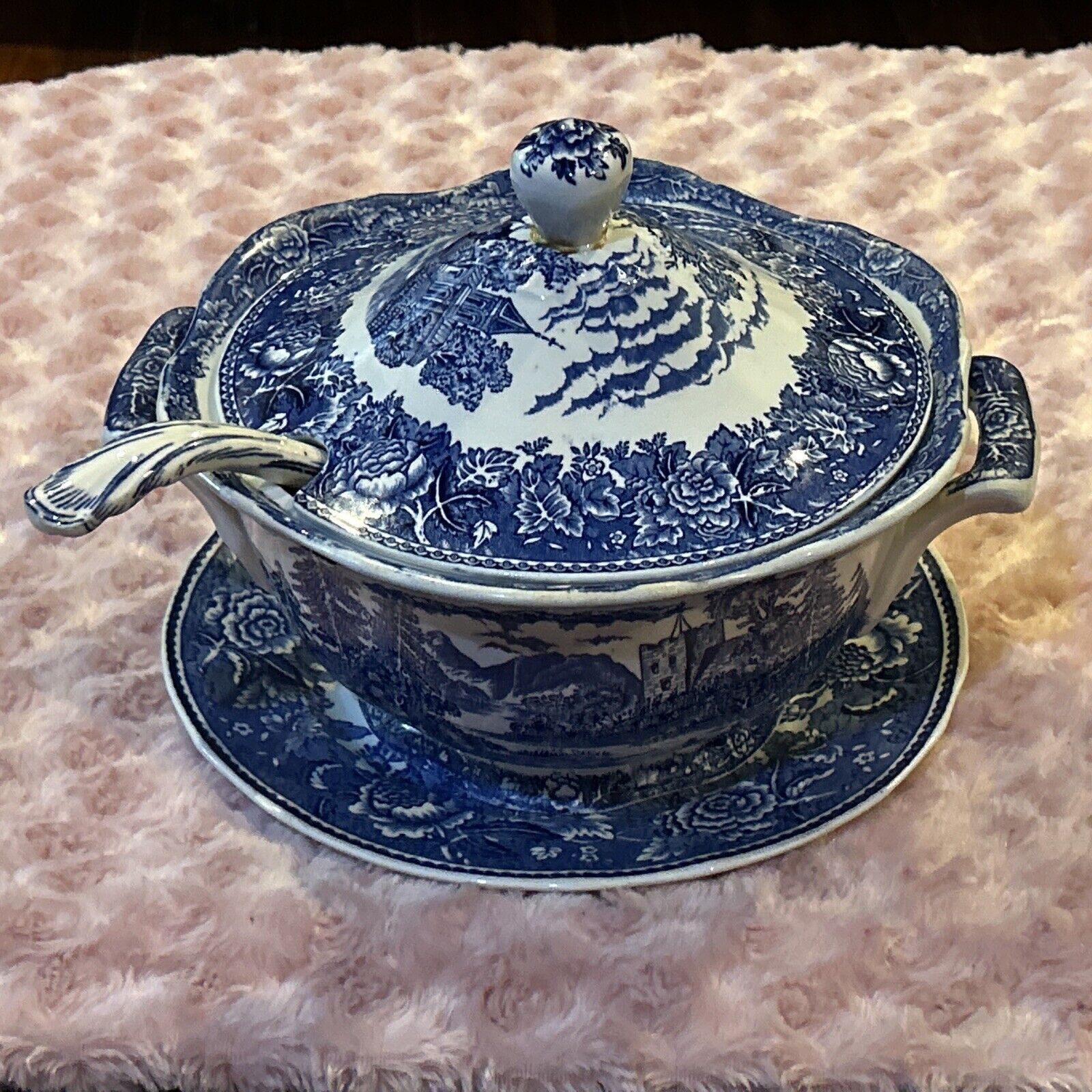 Read more about the article Arabia of Finland Landscape Blue Soup Tureen W/Laddle and 10 1/8” Underplate