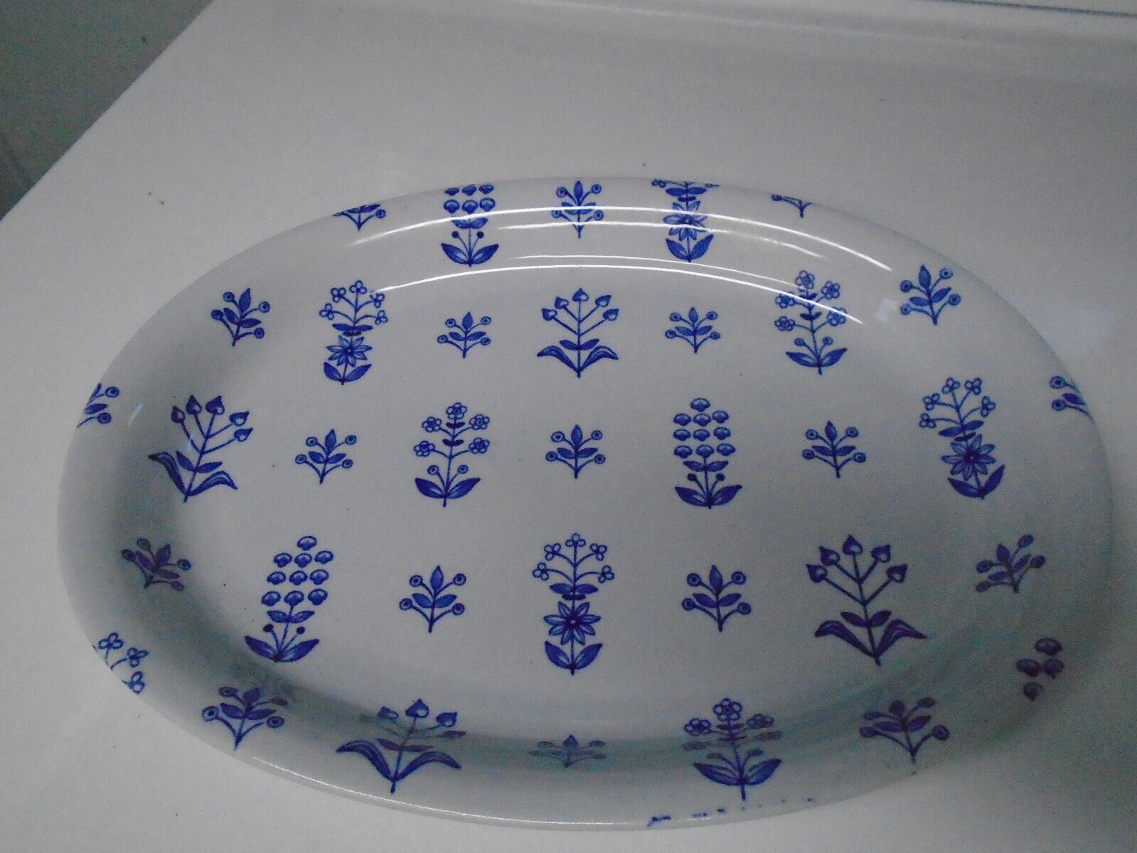 Read more about the article Arabia Finland ‘Tapestry’ Blue Oval Serving Dish R-30cm