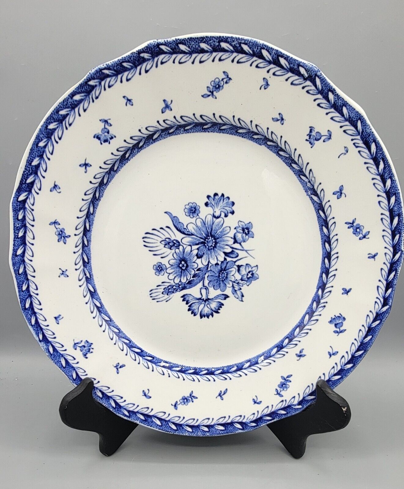 Read more about the article Vintage ARABIA Finland FINN FLOWER BLUE Glazed 10″ Dinner Plate Floral Flowers