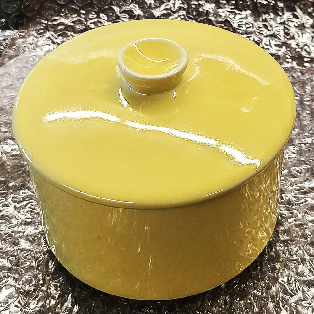 Read more about the article ARABIA TEEMA YELLOW Covered LARGE Sugar Bowl 3.75″ NEW NEVER USED Kaj Franck