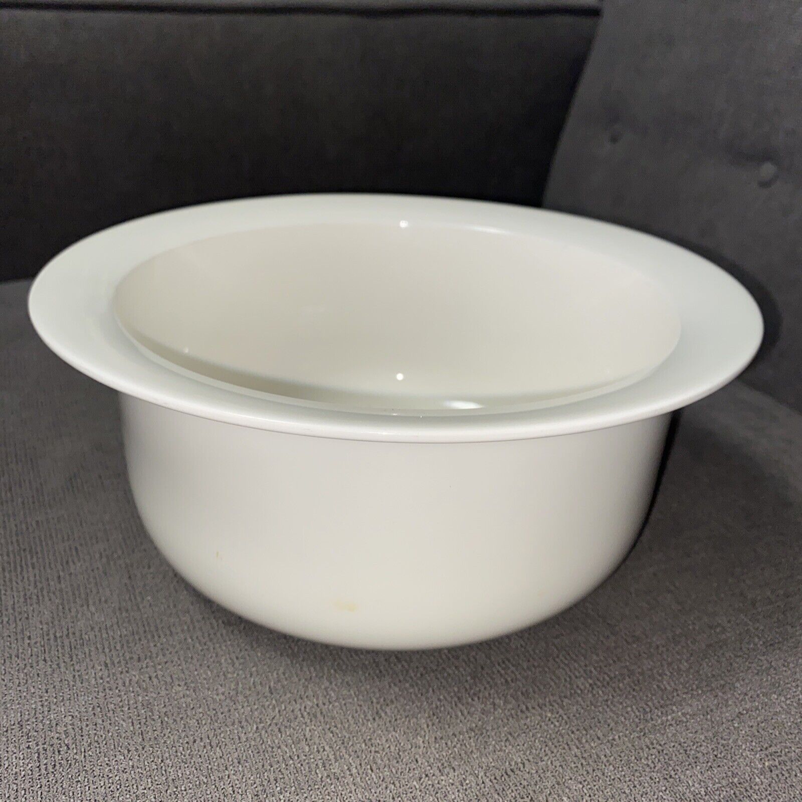 Read more about the article ARABIA FINLAND ARCTICA TIARA 9.75″ Round 4” Tall Vegetable Bowl