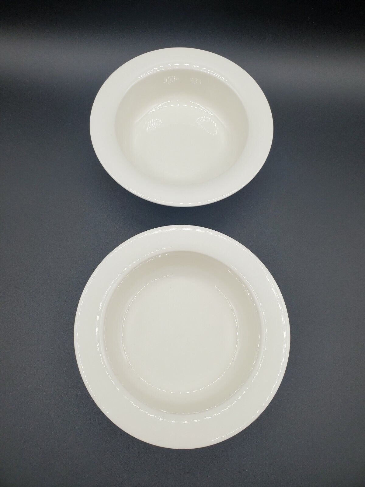 Read more about the article Arabia Finland Arctica set of 2 Cereal Soup bowls  6 1/4″