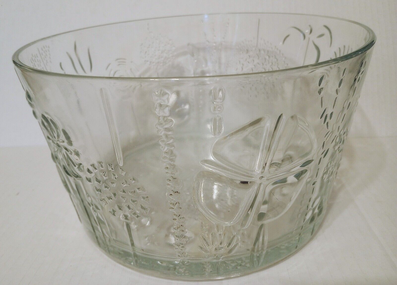 Read more about the article Large ARABIA Flora Glass Clear Fruit Bowl Oiva Toikka Littala Finland Decorative