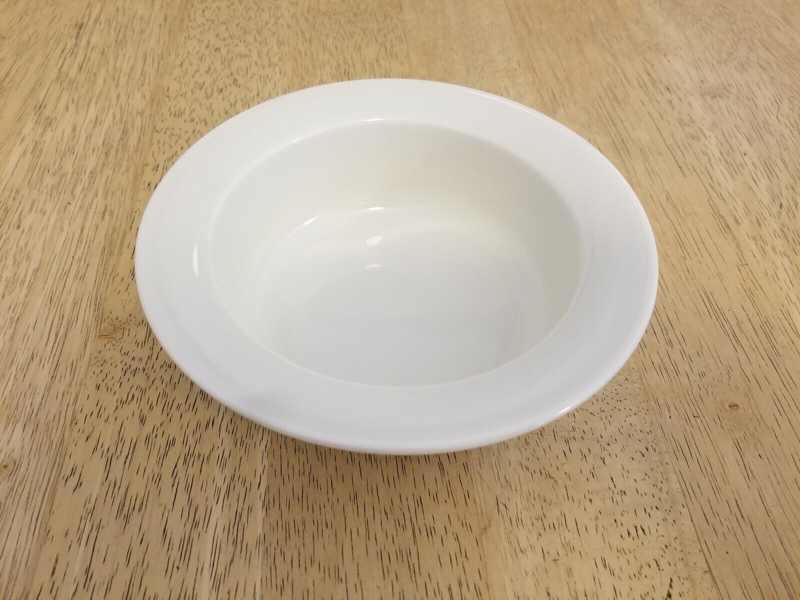 Read more about the article Arabia Finland Arctica White Bowl