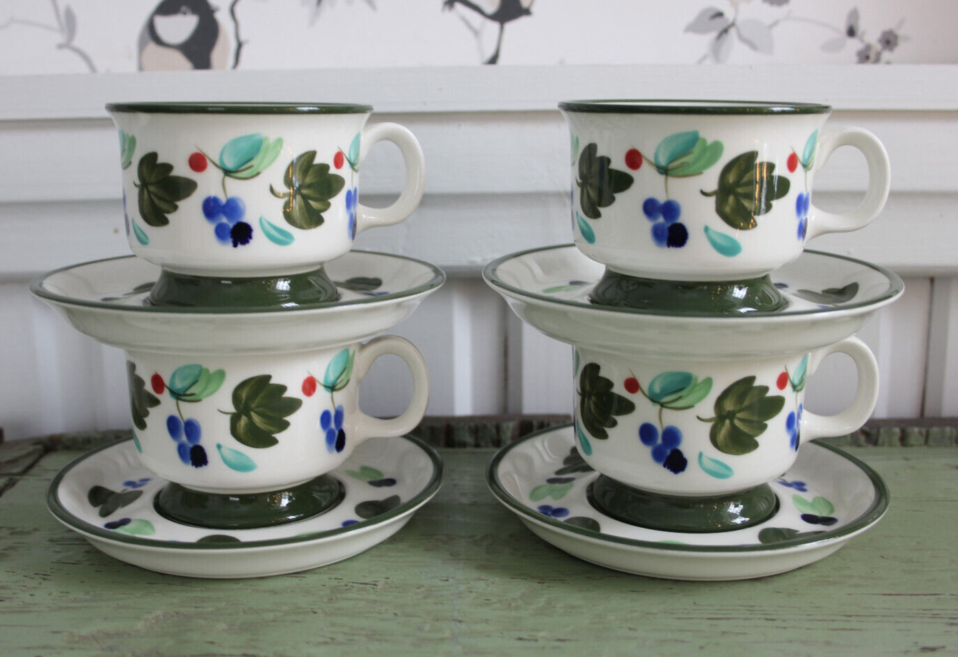 Read more about the article Arabia Finland Palermo Coffee Cups and Saucers Handpainted 4 PCS