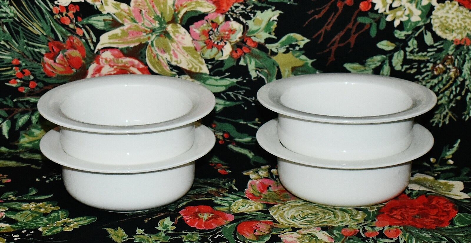 Read more about the article Arabia Finland Set Of 4 Arctica Rim Cereal / Soup 6-1/4″ White Porcelain Bowls