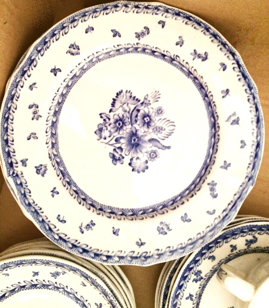 Read more about the article 18 PIECES Vintage Arabia Finland Suomen Kukka Finn Flower WILL SELL SEPARATELY