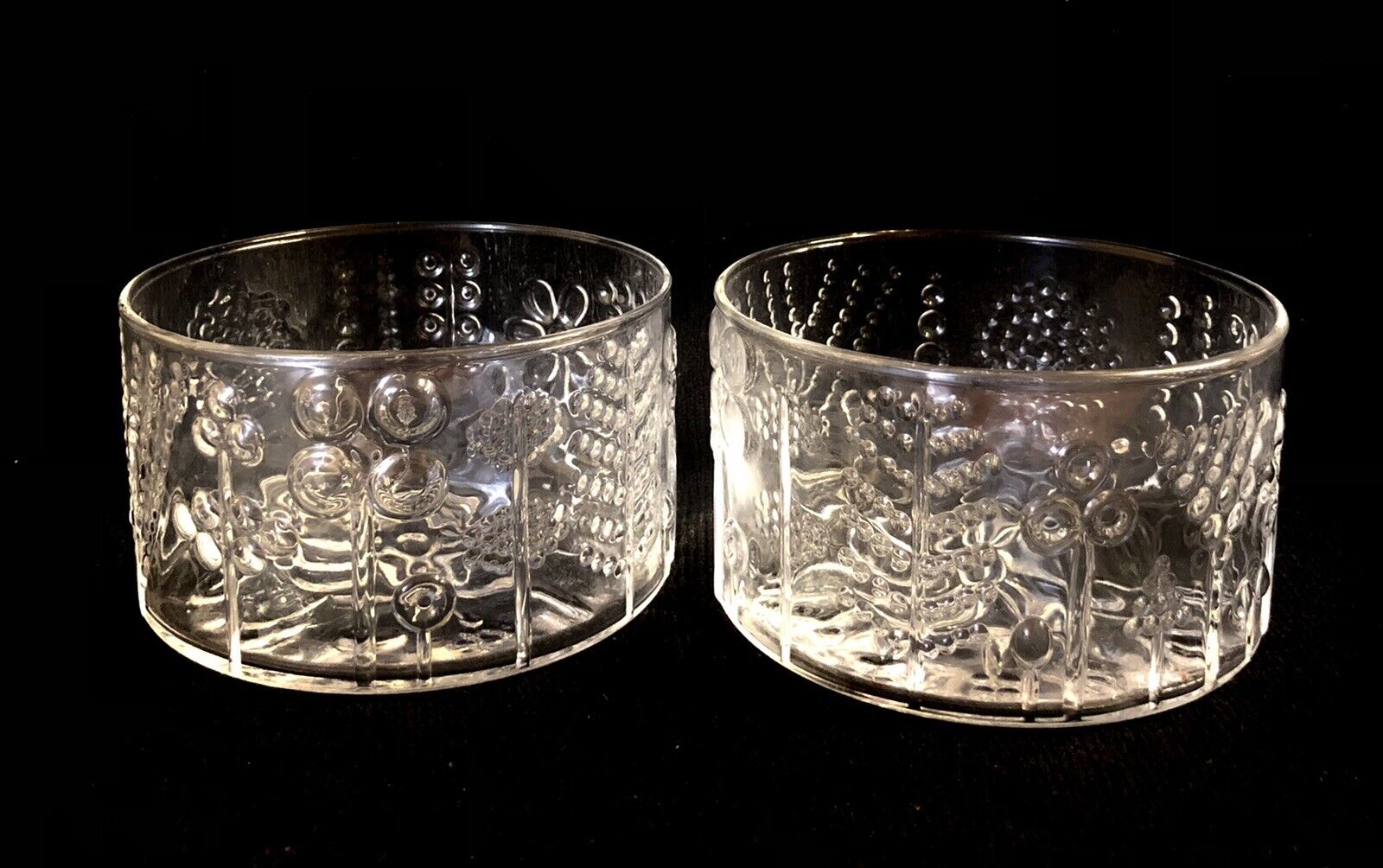 Read more about the article Arabia Finland Flora pattern glass bowl Set of 2 Oiva Toikka  4″