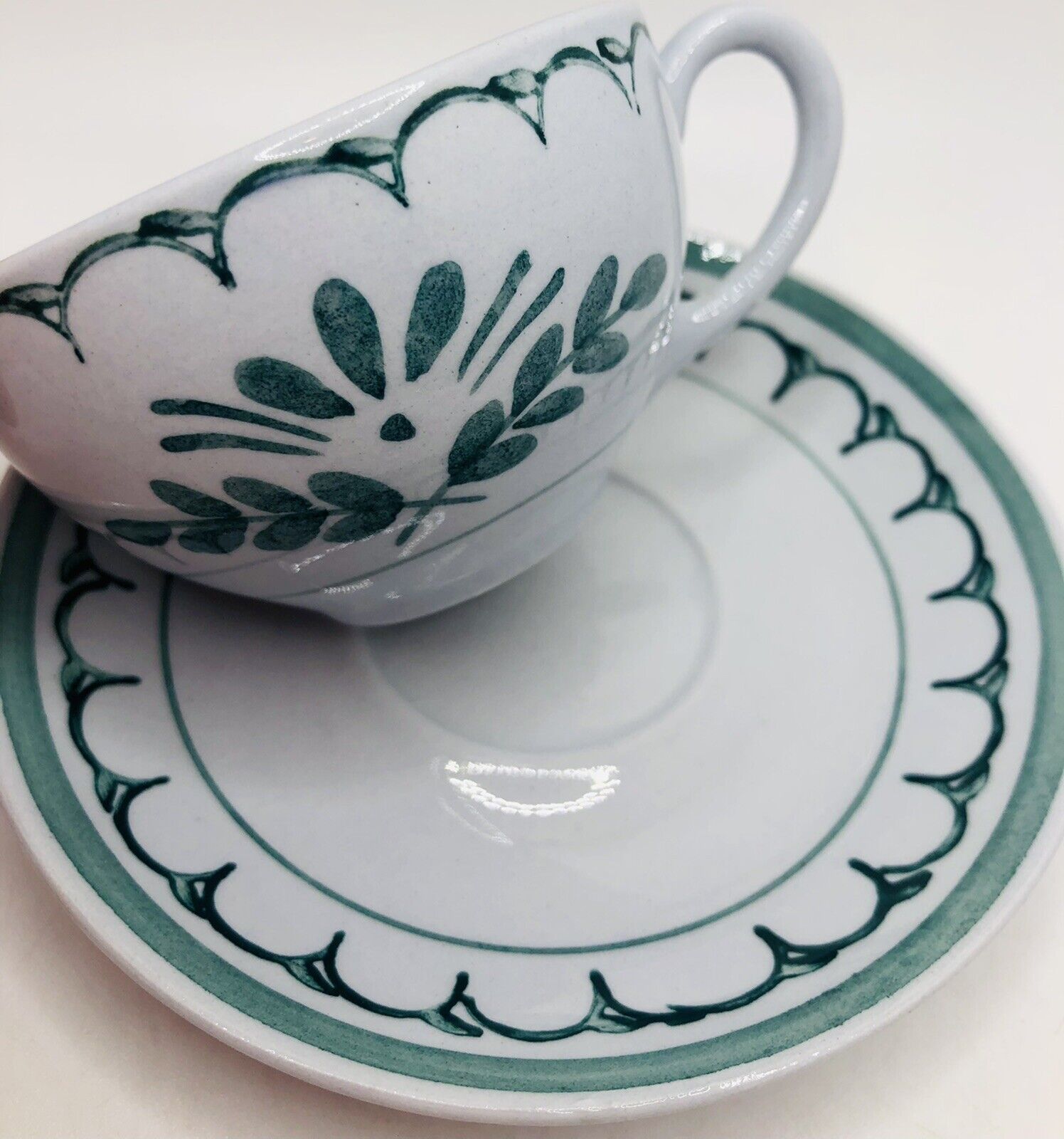 Read more about the article Vintage Arabia Finland Windflower and Green Thistle Demitasse Cup and Saucer Teacup